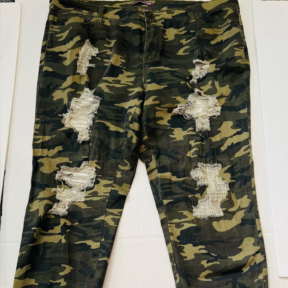 Camo Distressed Ankle Jeans